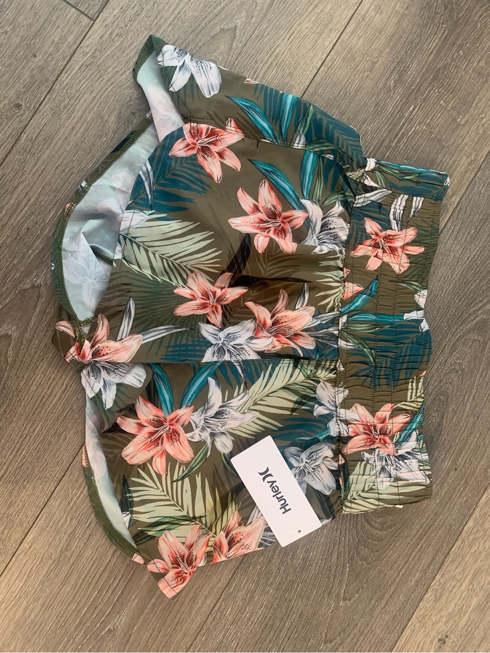 Hurley 2.5" High Waist Vintage Palm Pine Grove Print Swim Boardshorts Small NWT - Picture 1 of 3